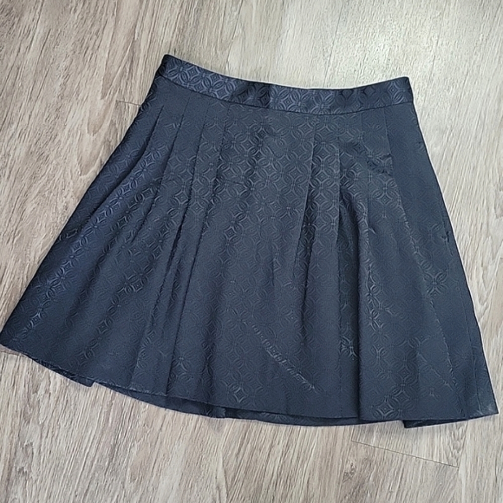 Banana Republic Black Textured Pleated Skirt